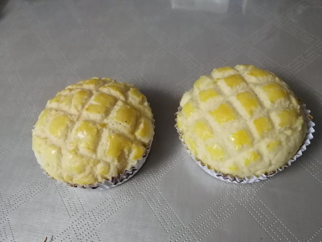 好吃到炸裂的港式菠萝包（附带制作酥皮的小视频）