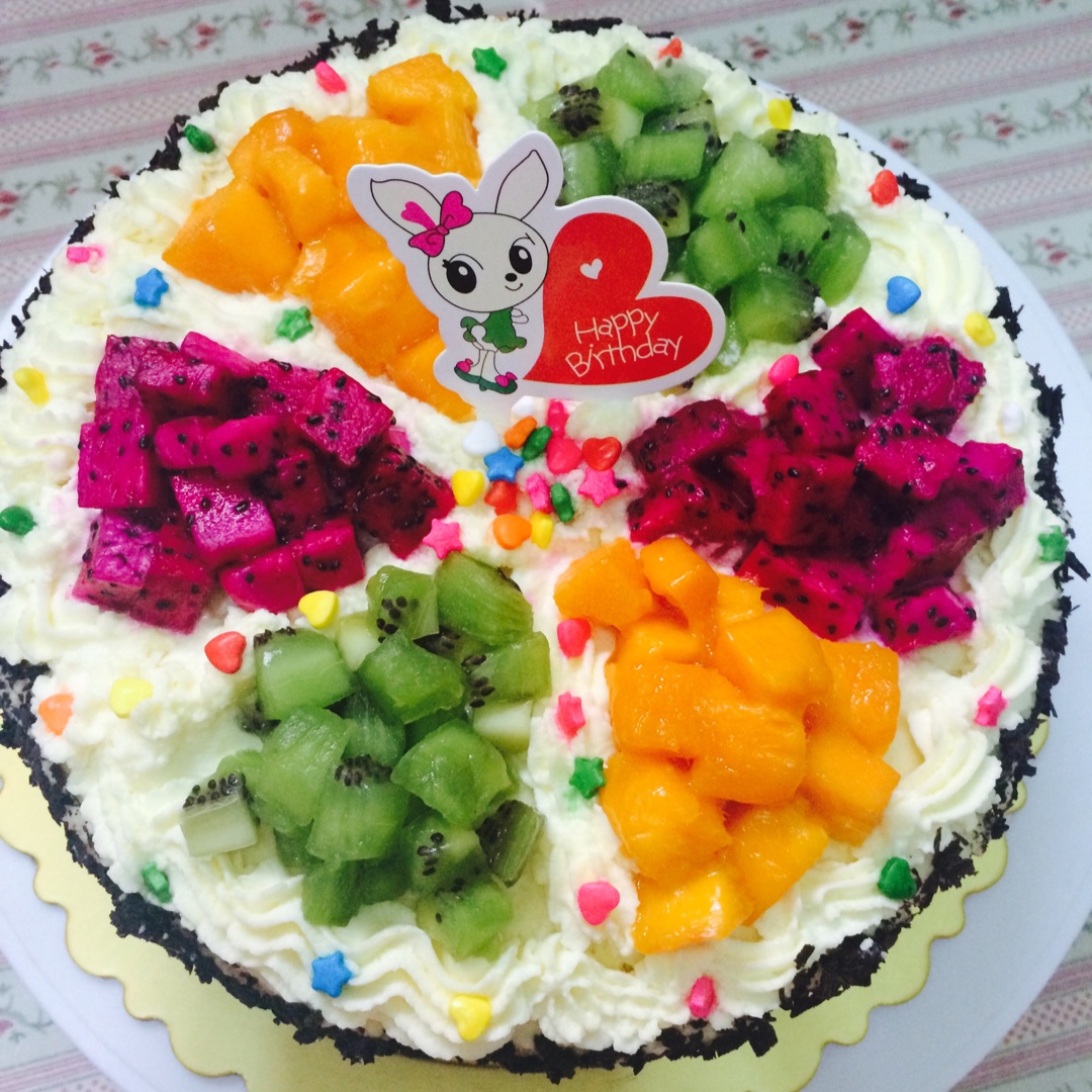 鲜奶双拼水果蛋糕