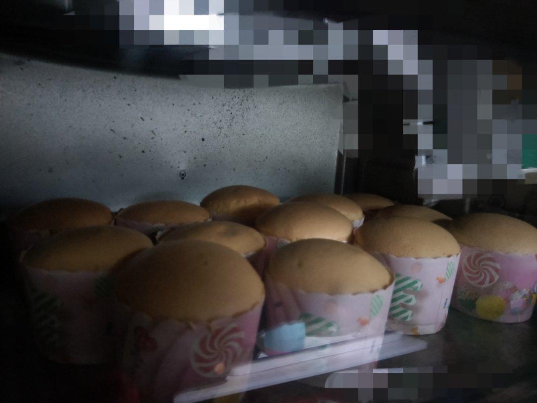 无水不塌不裂的～戚风纸杯蛋糕