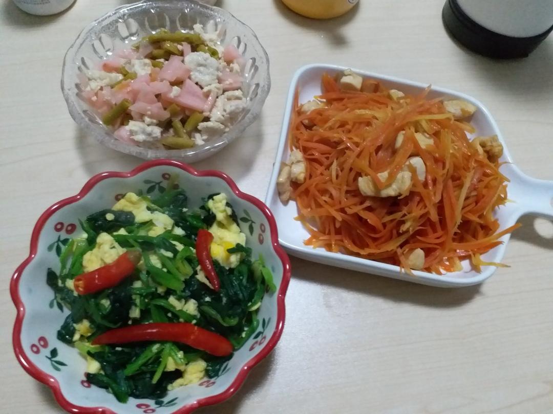 菠菜炒鸡蛋