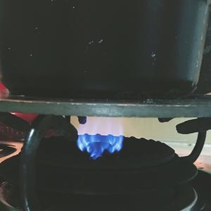 铸铁锅煮饭（及关于沾底）的做法 步骤6