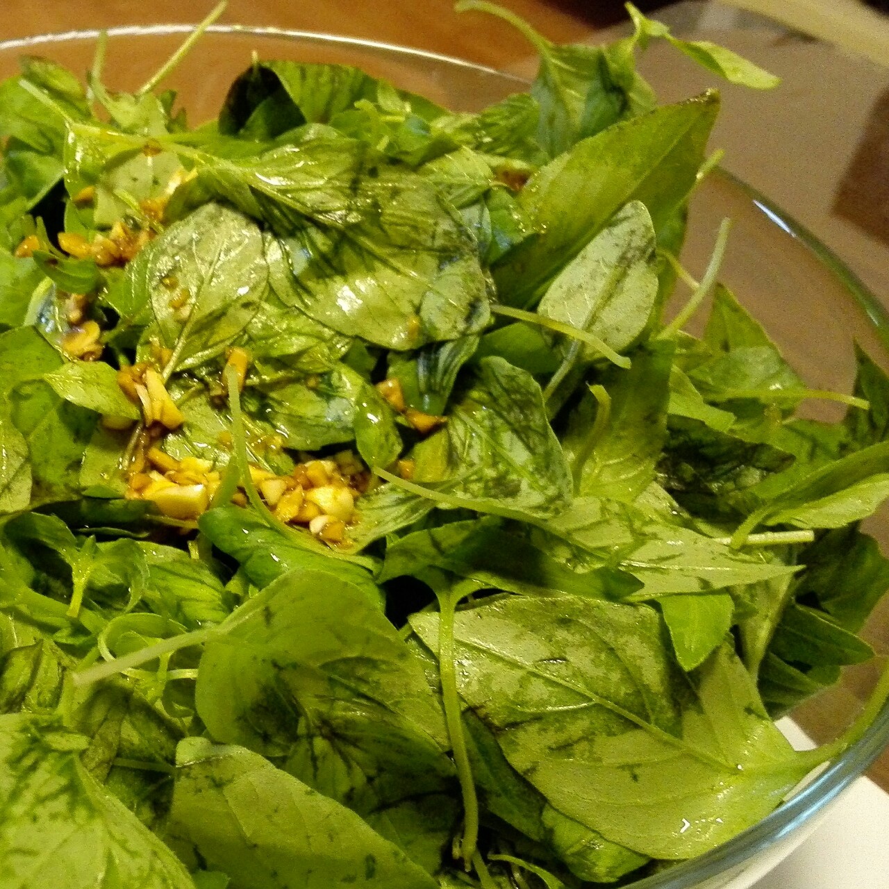 荆芥拌黄瓜