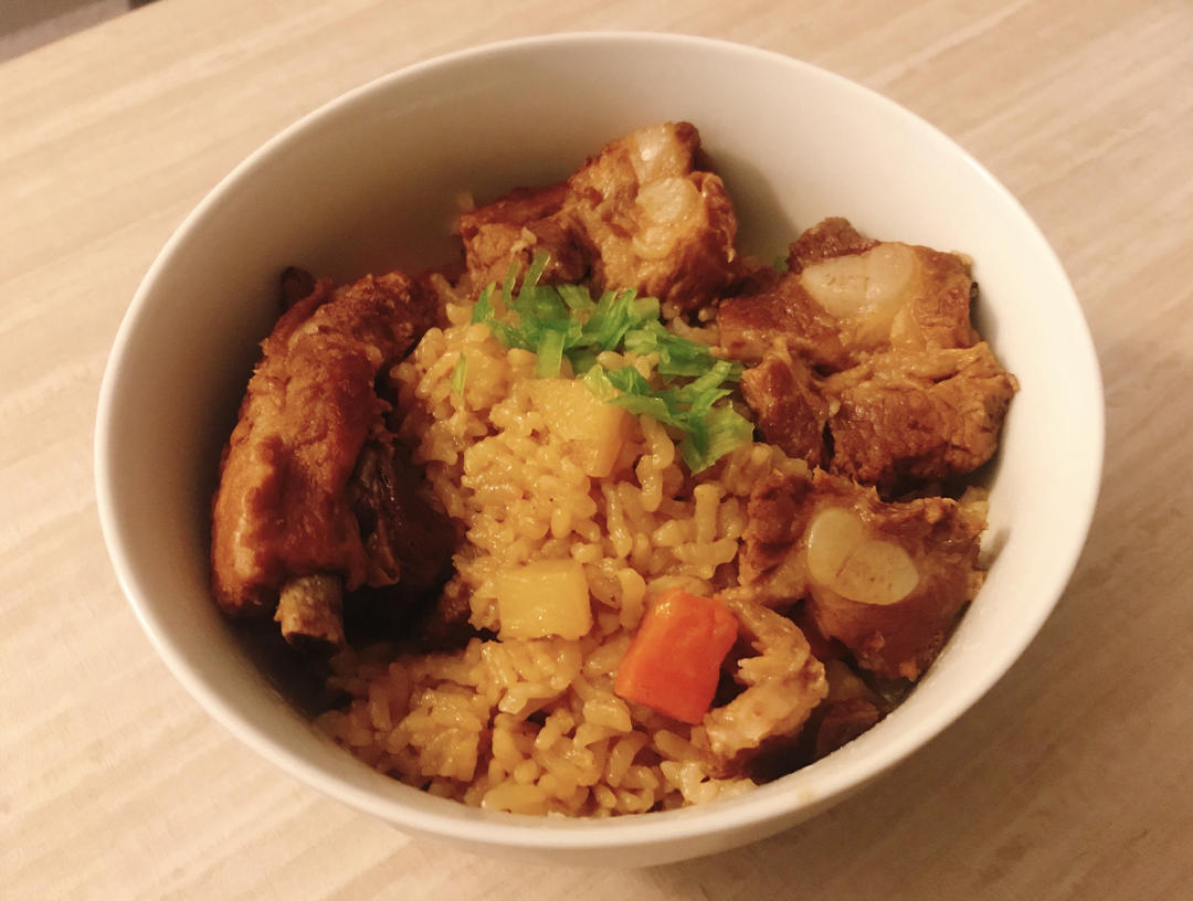 喷香排骨焖饭（爆好吃）