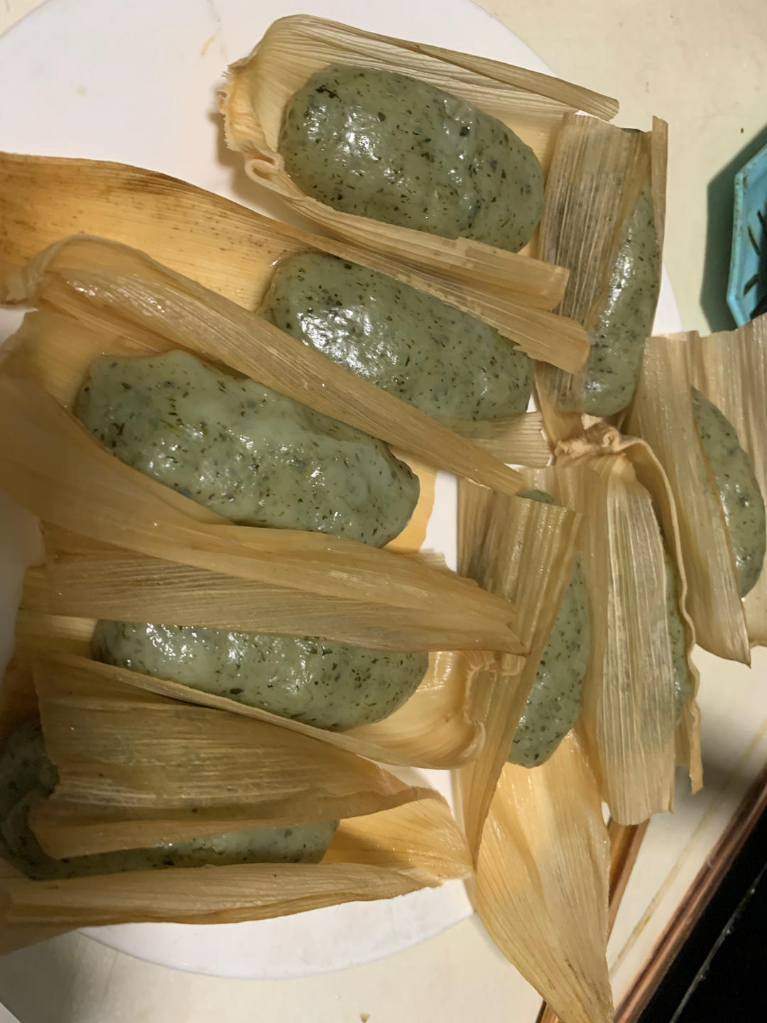 四川传统经典小吃——青菠叶儿粑