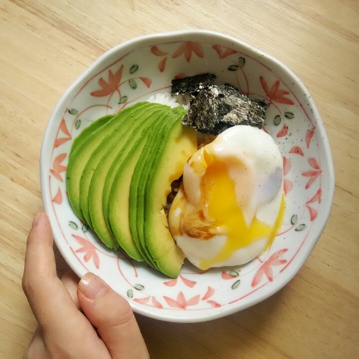 牛油果海苔肉松拌饭