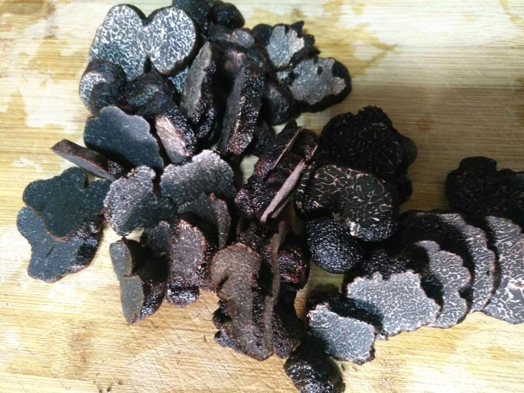 钱的味道：牛肝菌黑松露意面 Fettuccine with porcini mushroom and black truffle
