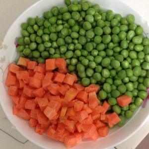 豌豆胡萝卜肉丁的做法 步骤1
