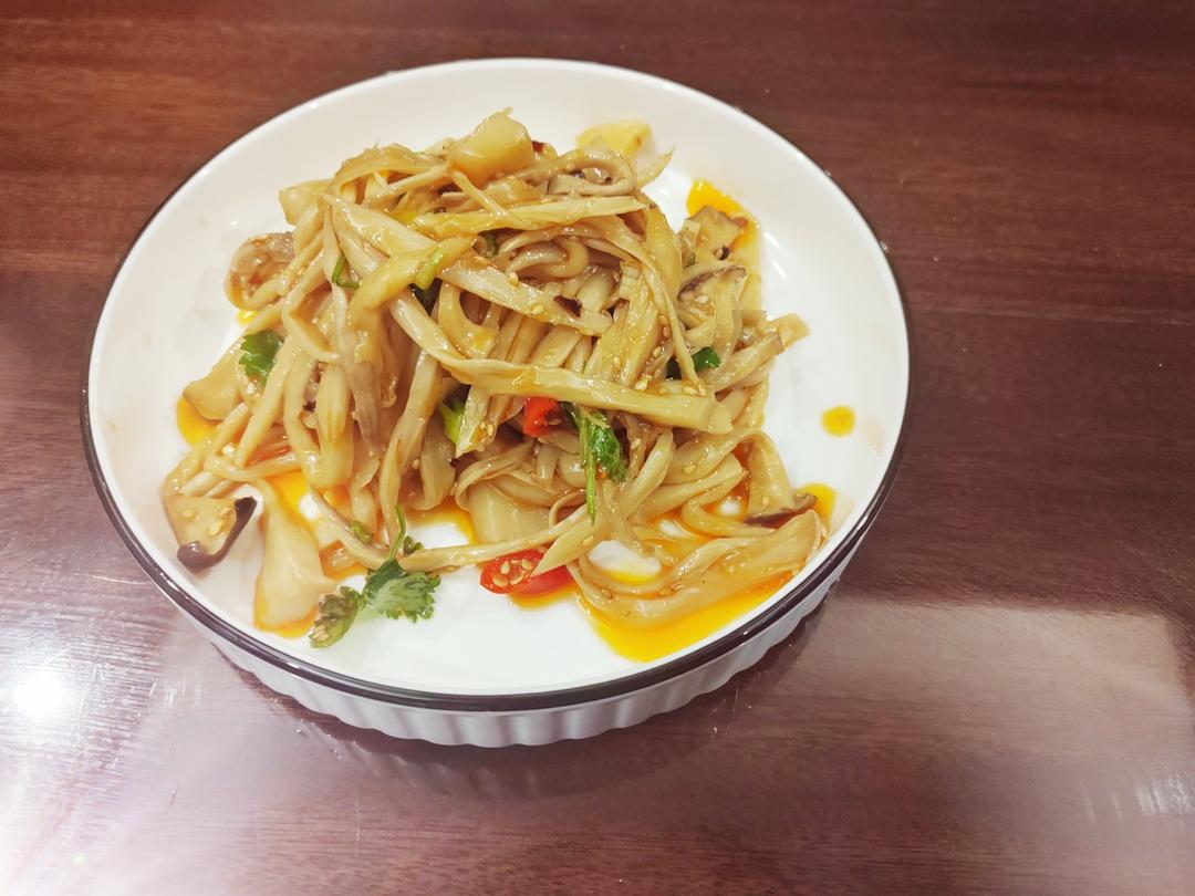 比肉还好吃的【手撕凉拌杏鲍菇】，上桌扫光光
