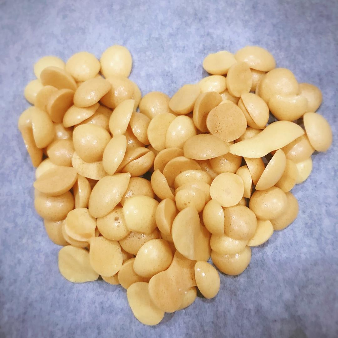 入口即化的无添加蛋黄溶豆