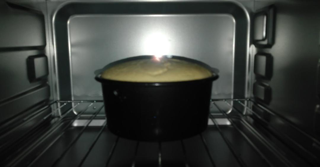 烤箱做蛋糕（戚风蛋糕的做法）