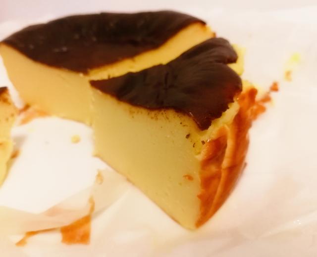 最近很火的巴斯克烧焦蛋糕,芝士控必入(低糖低脂无负担版本)的做法