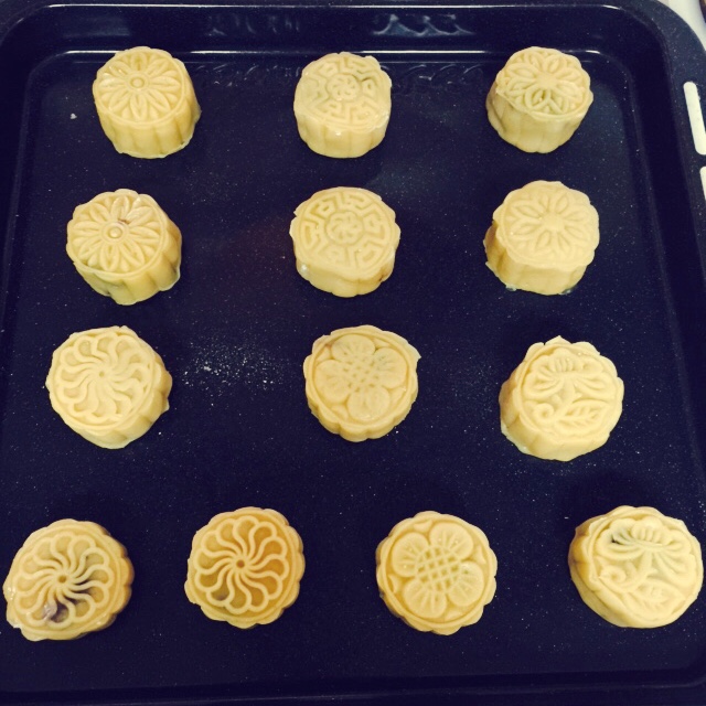 广式月饼—蛋黄莲蓉月饼