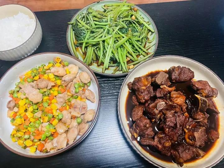 玉米鸡丁