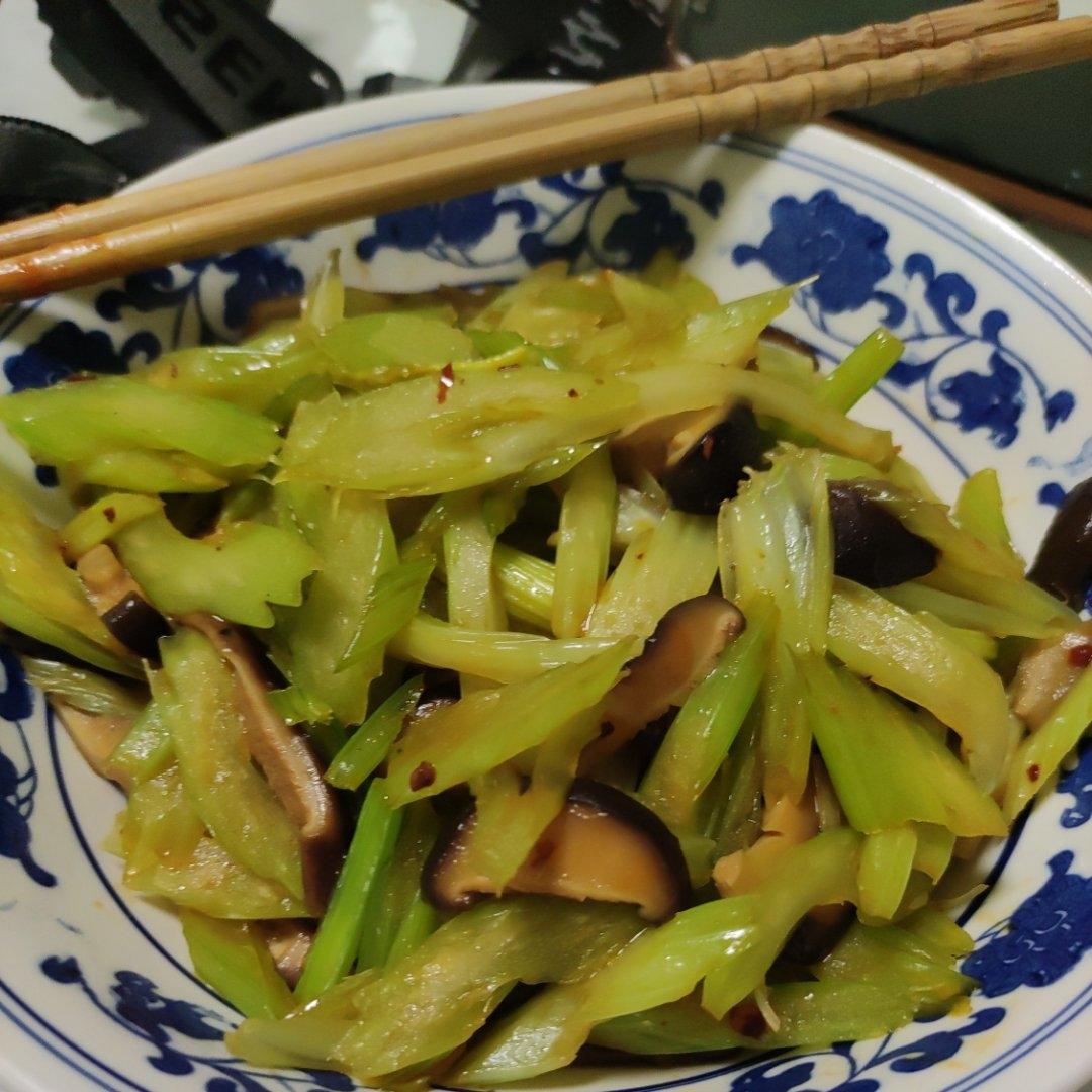素炒芹菜