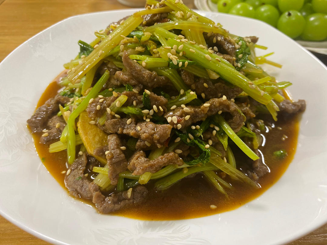 芹菜炒牛肉