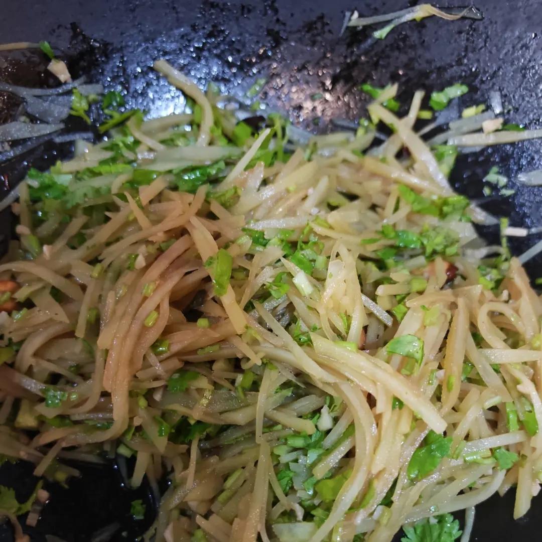 凉拌酸辣土豆丝