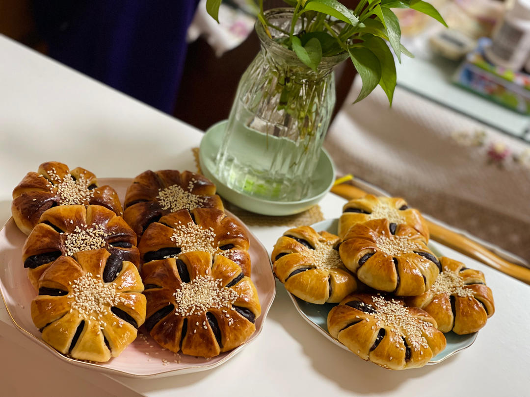 豆沙花朵面包（附红豆馅做法）