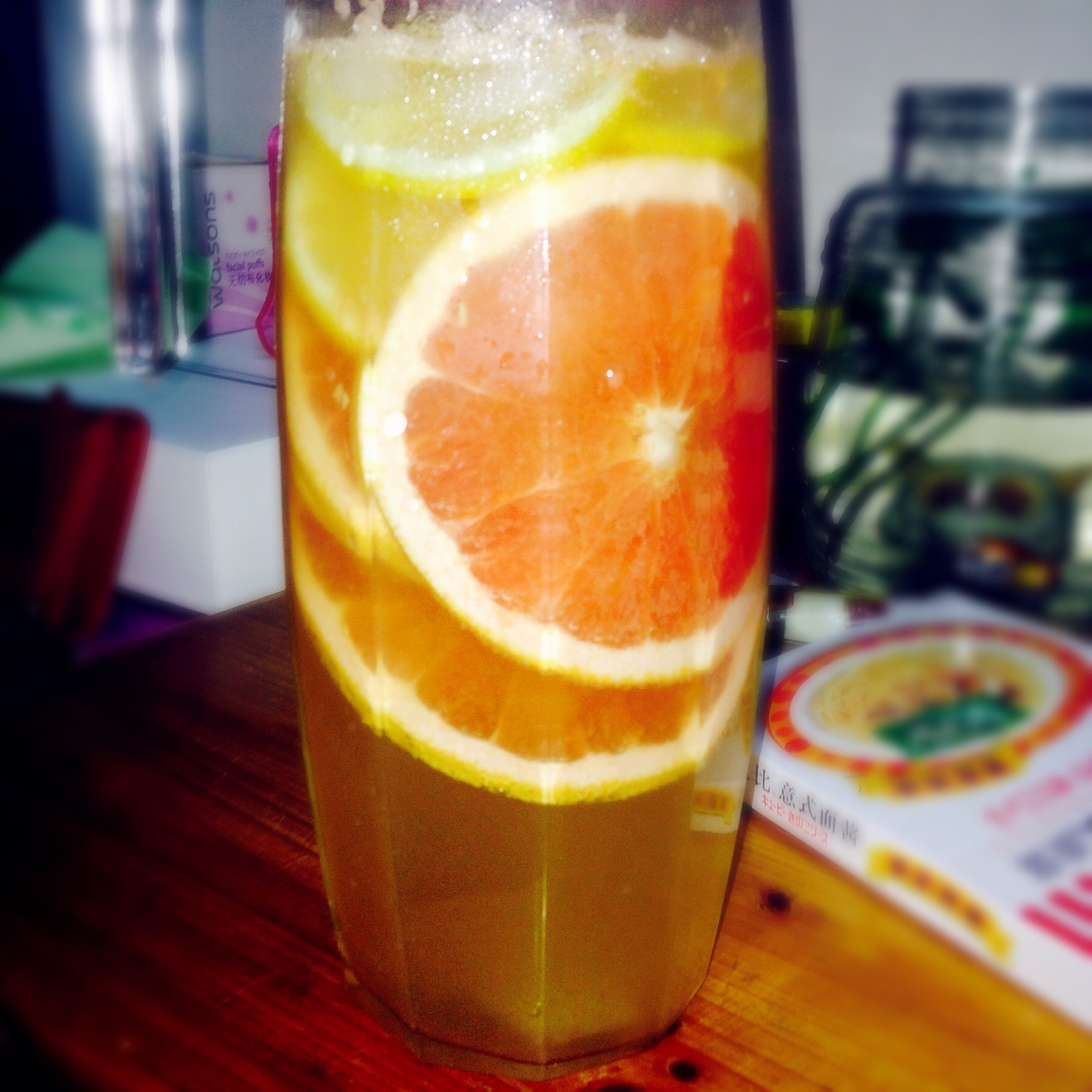detox water 自制排毒养颜水 健康饮料 果蔬泡汁
