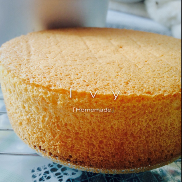 超简单完美戚风蛋糕（6寸2蛋）附打发、翻拌、脱模视频