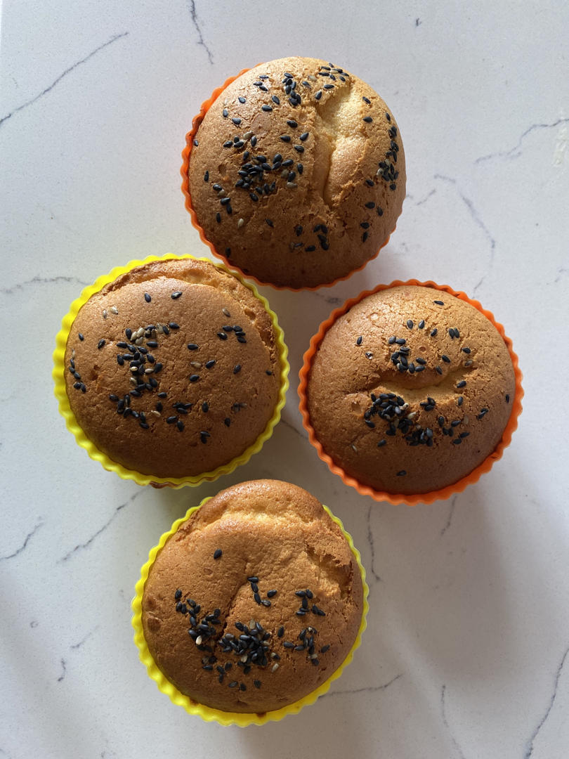 非常简单的老式蜂蜜蛋糕