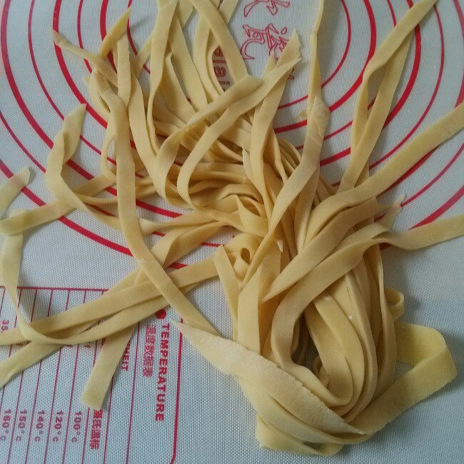 手工面条之鸡蛋面条
