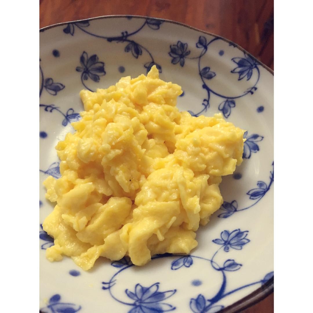 美式炒蛋 scrambled eggs