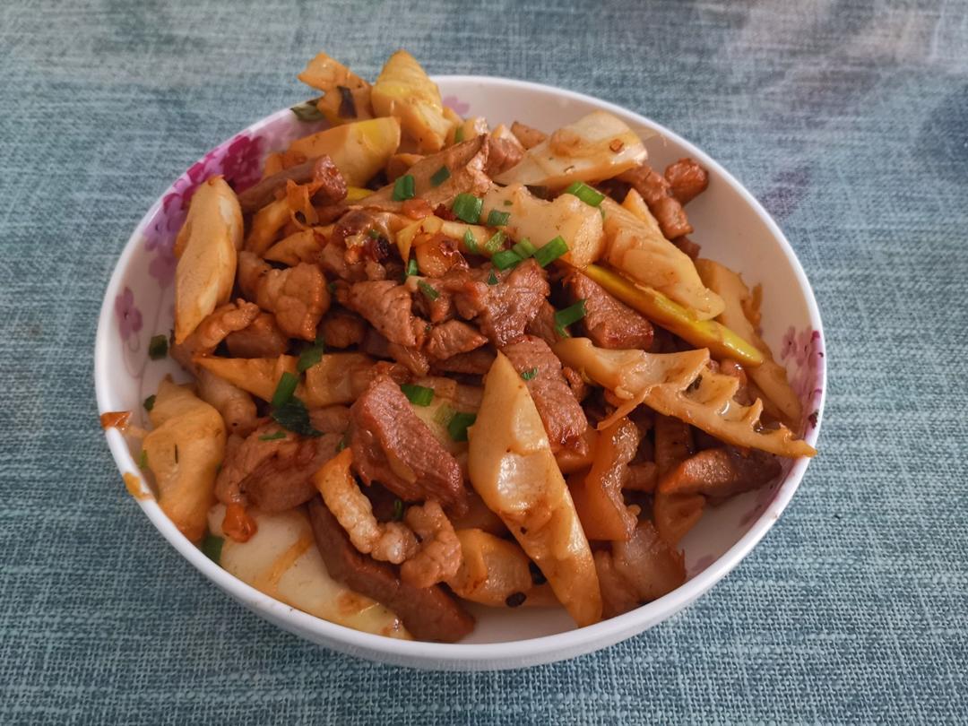 春笋炒肉（附这道菜的最佳打开方式）