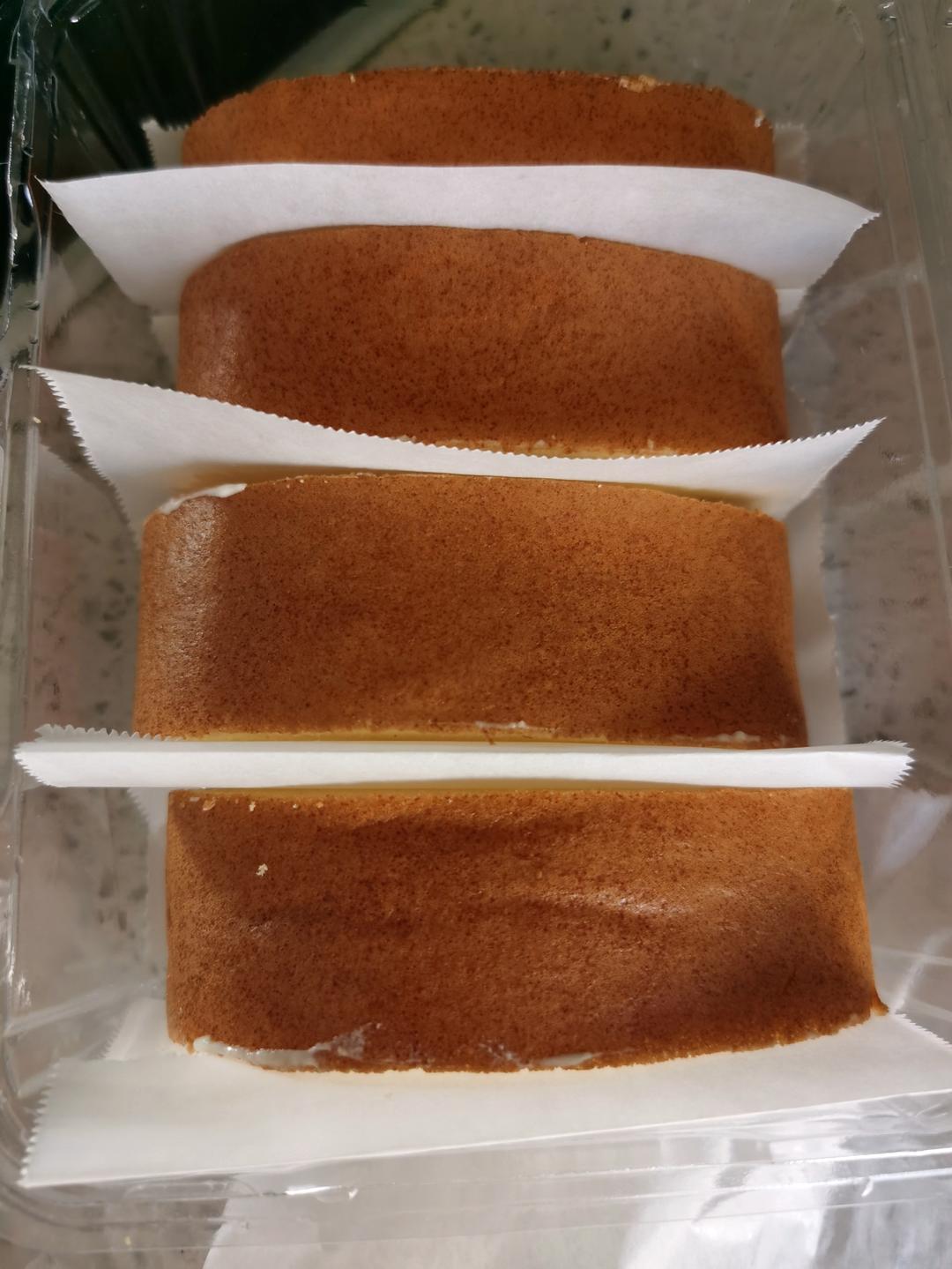 超详细的瑞士卷奶油蛋糕卷原味蛋糕卷的制作方法 饱满不掉皮不开裂（附模具换算方法）