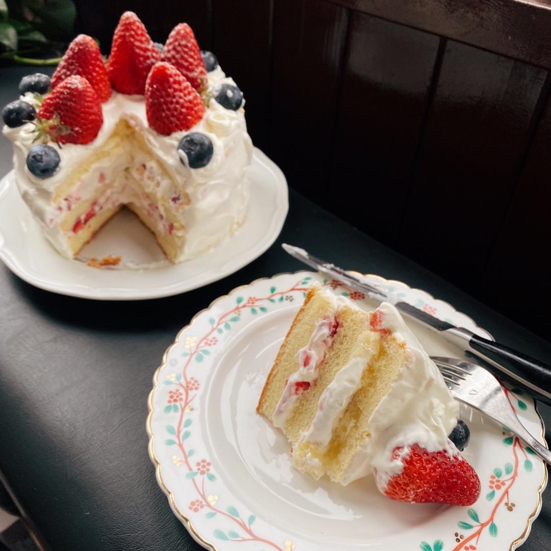 最简单好吃又美腻的草莓奶油蛋糕