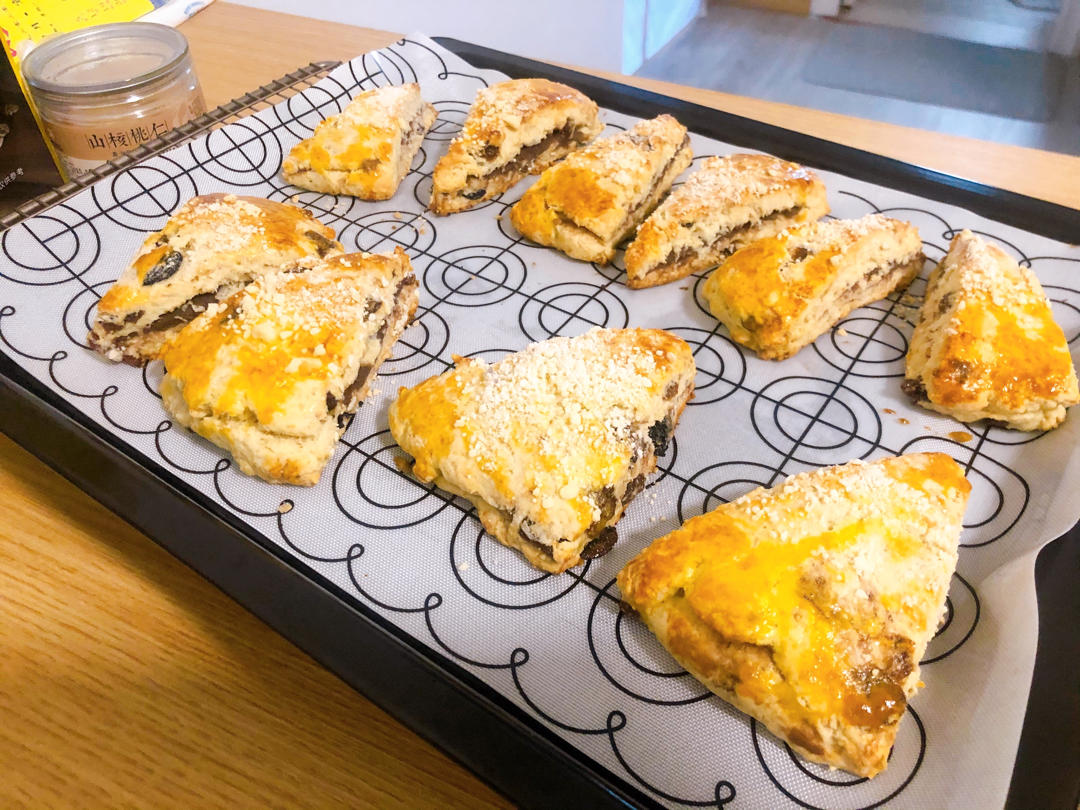 满屋飘香，口口都是满足——酥松香甜的蔓越莓蜜豆司康
