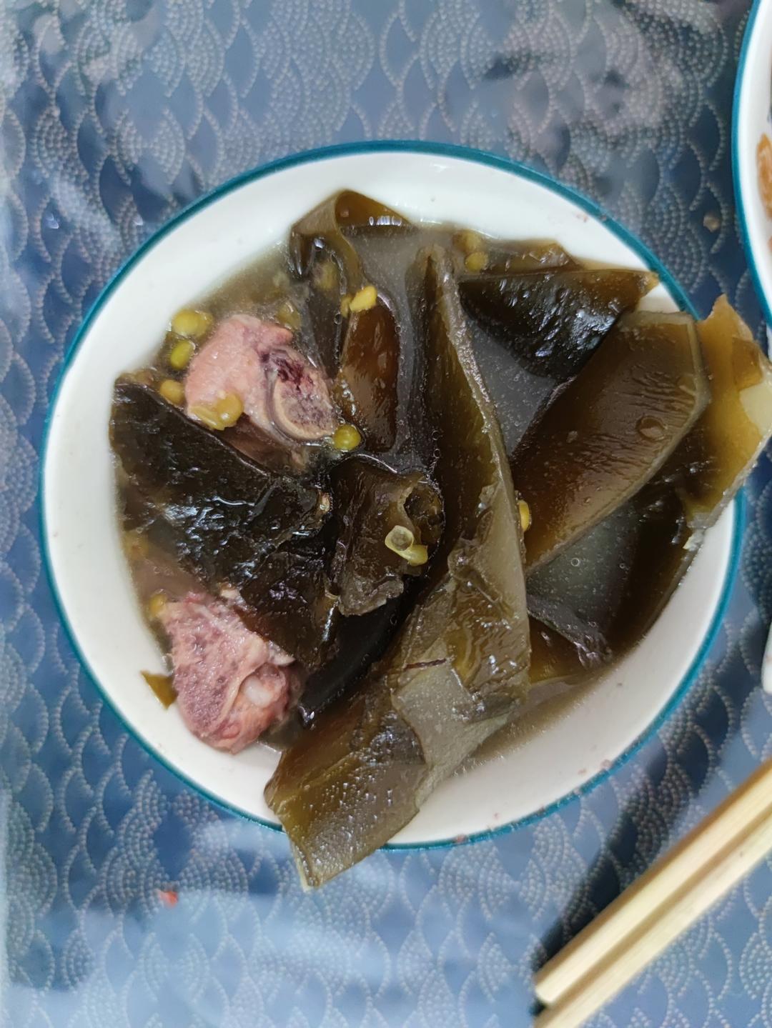 海带绿豆排骨汤
