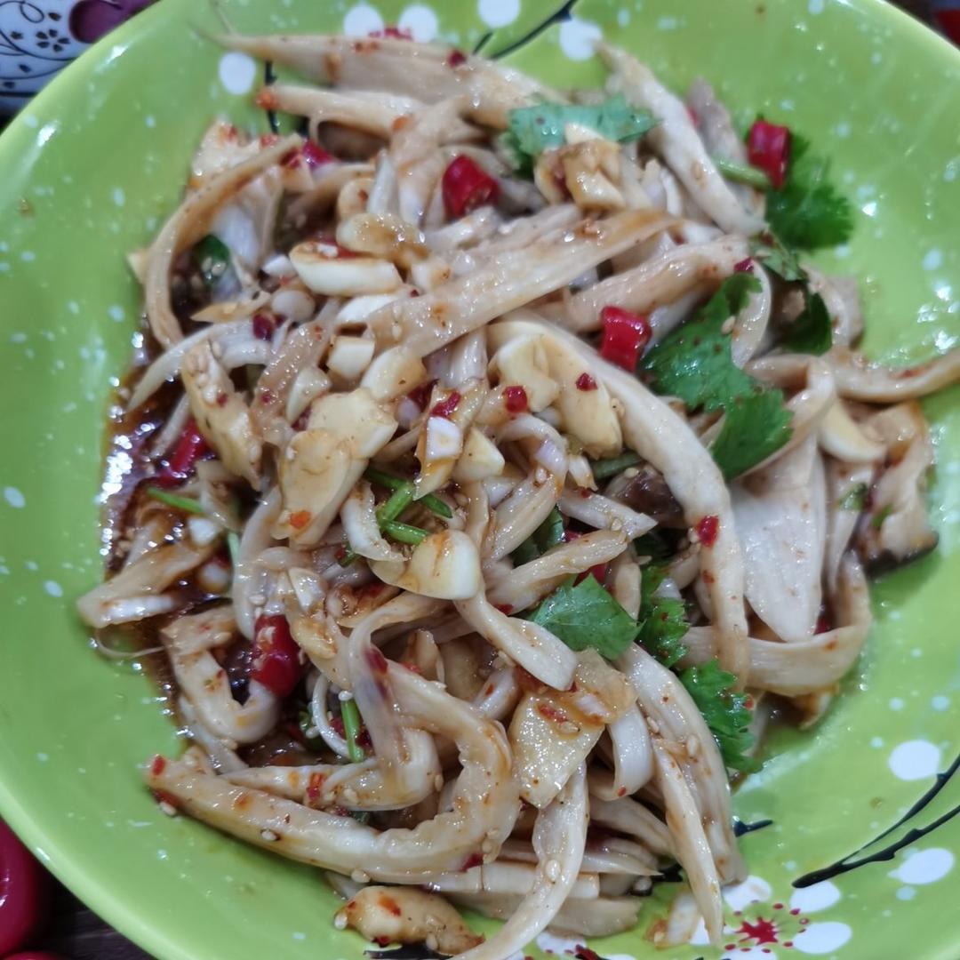 比肉还好吃的【手撕凉拌杏鲍菇】，上桌扫光光