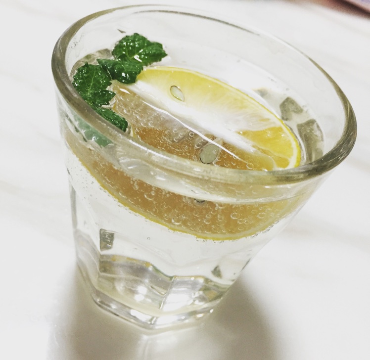 少女特饮蜜桃MOJITO鸡尾酒