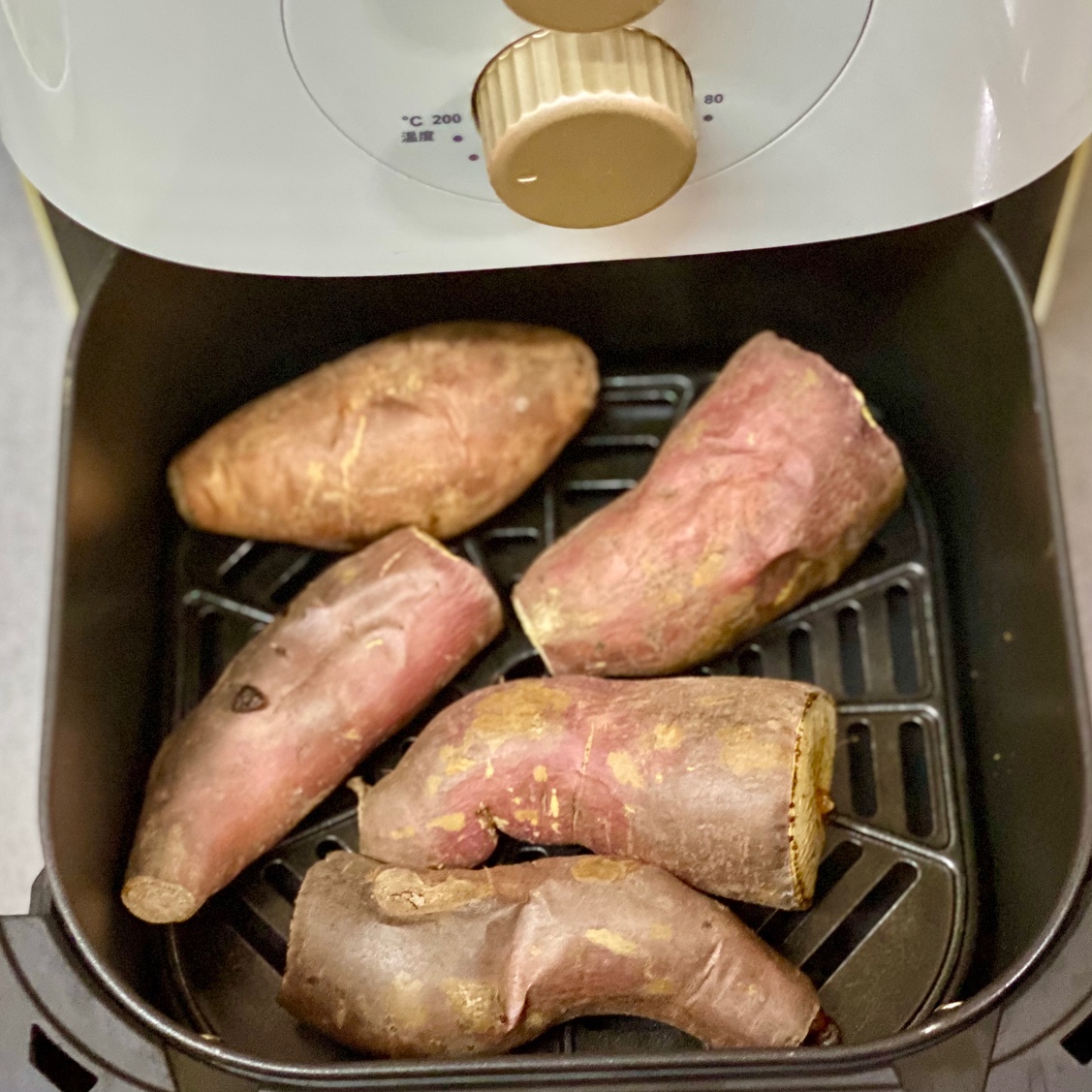 bruno空气炸锅版烤烟薯（紫薯、红薯、香薯、安纳芋）的做法 步骤1