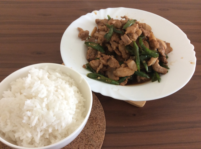 农家小炒肉【记忆中勾魂的油汤】