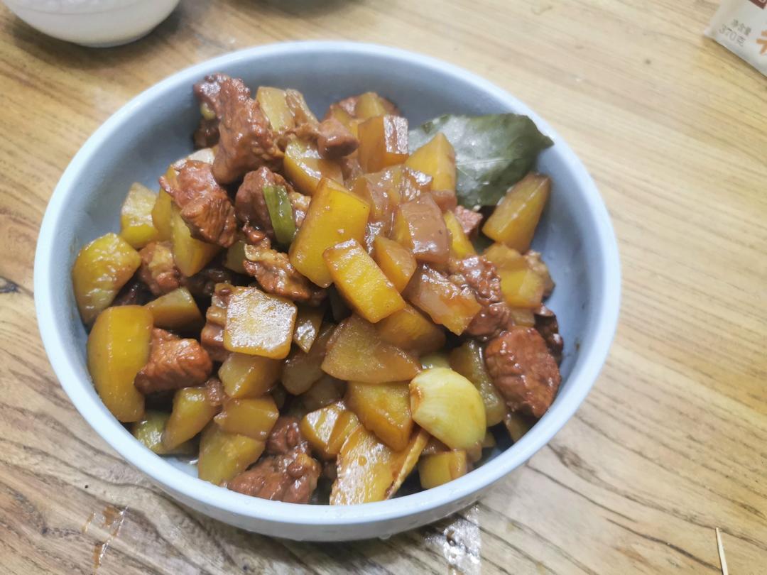 红烧肉炖土豆（丝毫不腻）