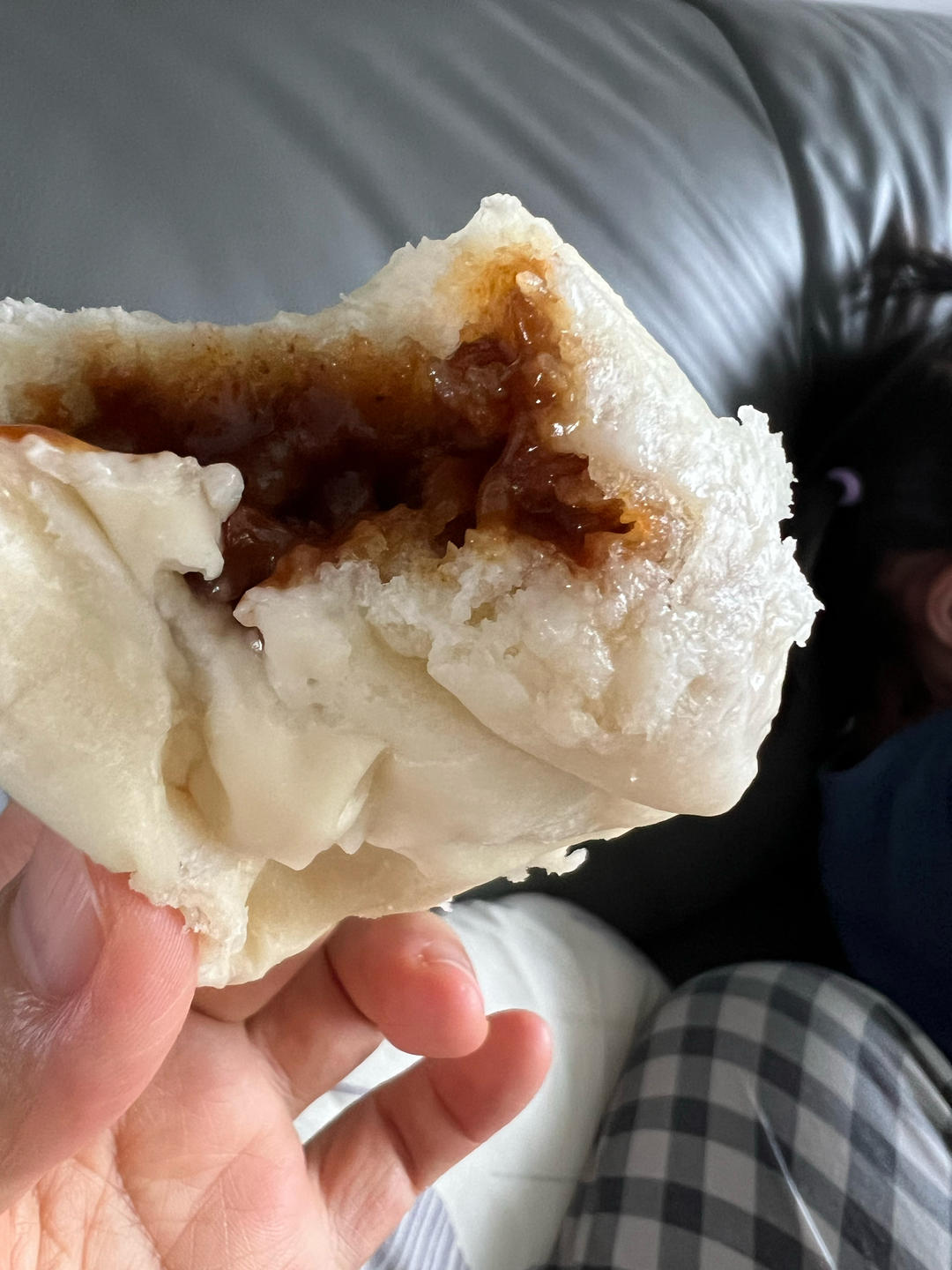 云朵般松软爆浆蜜汁叉烧包