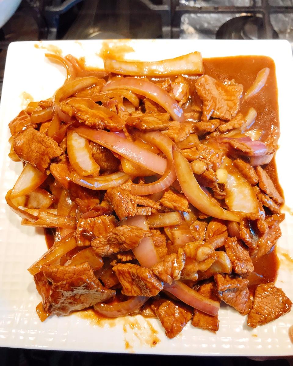 简单的洋葱炒牛肉