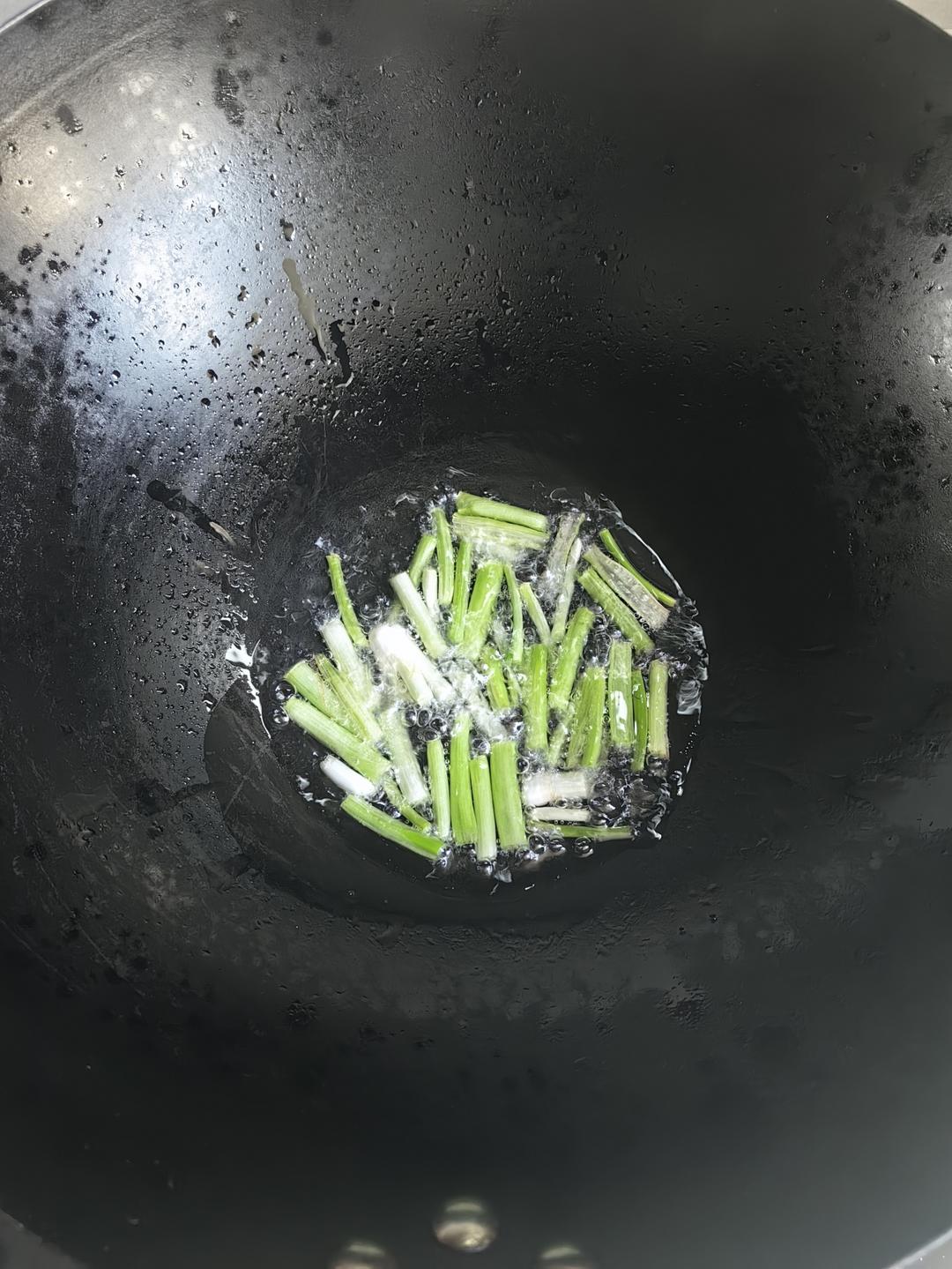 10分钟搞定的一碗葱油拌面