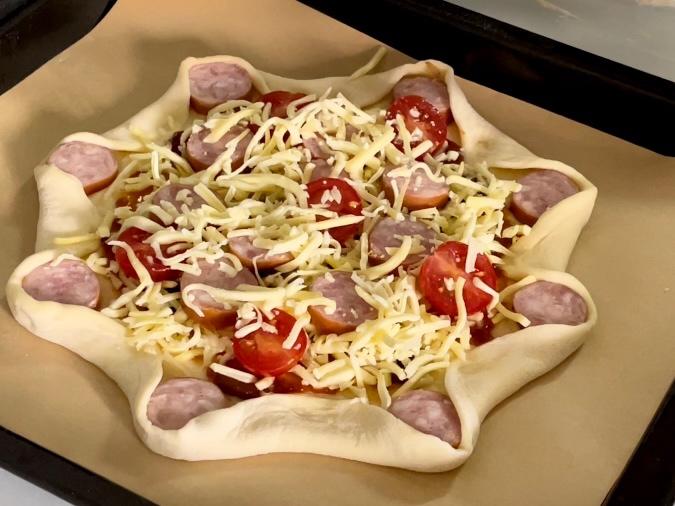 香肠披萨的做法 步骤4