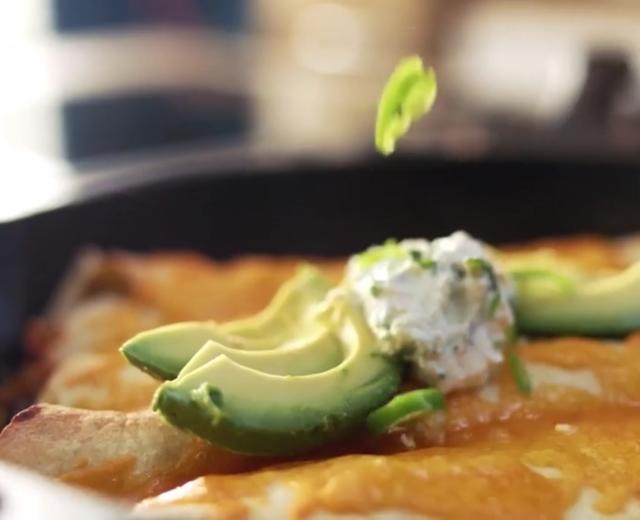 素食菜谱|墨西哥风味玉米卷-美味的香菜酸奶油的做法