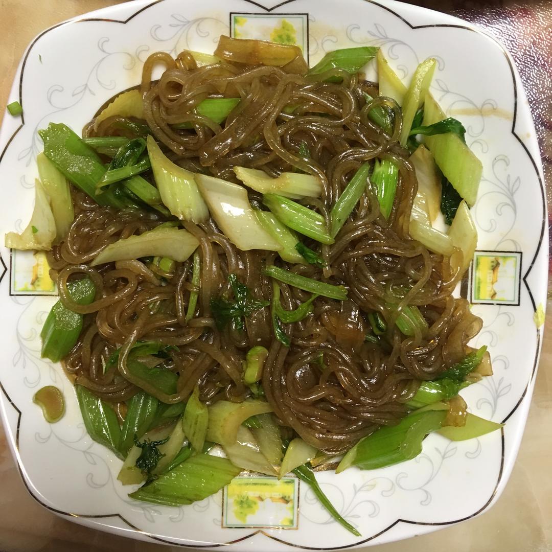 芹菜炒粉丝