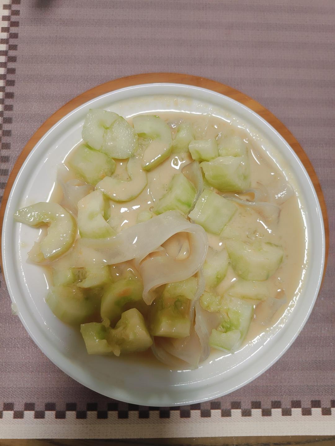 芝麻酱黄瓜拉皮