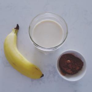 香蕉豆乳热可可｜不用加糖超健康！的做法 步骤1