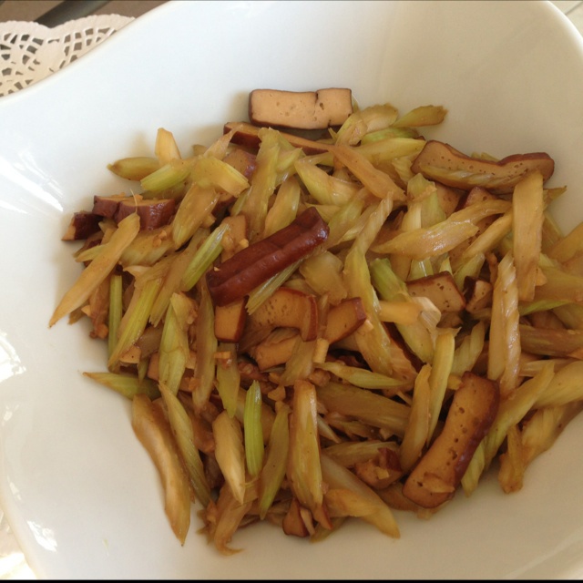 芹菜炒香干
