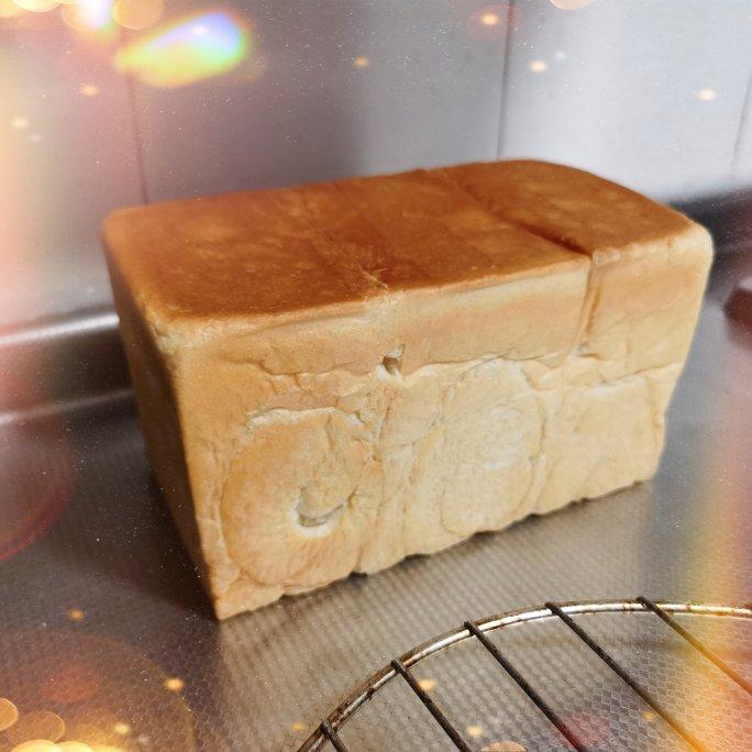 软到拿不起来的生吐司