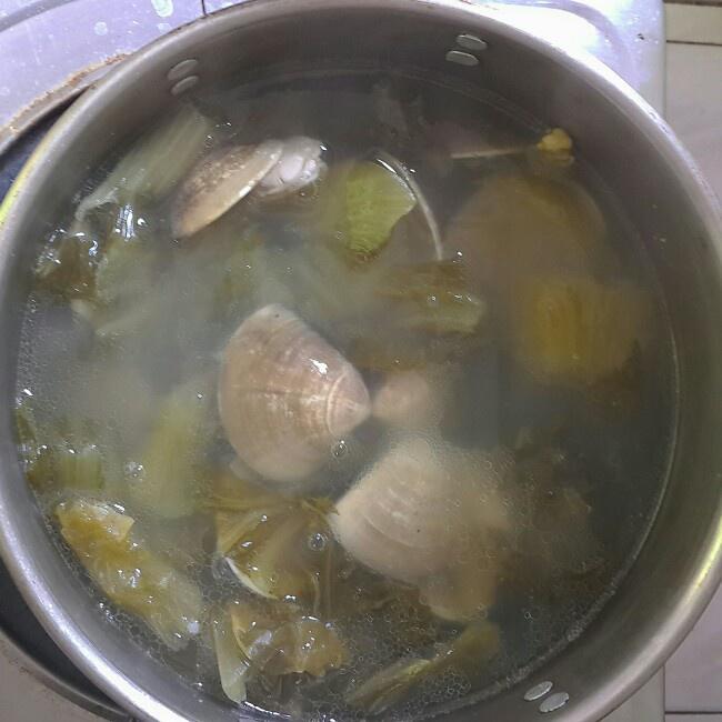 蛤蜊酸菜汤