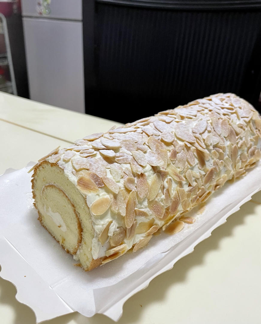 老式咸奶油杏仁蛋糕卷
