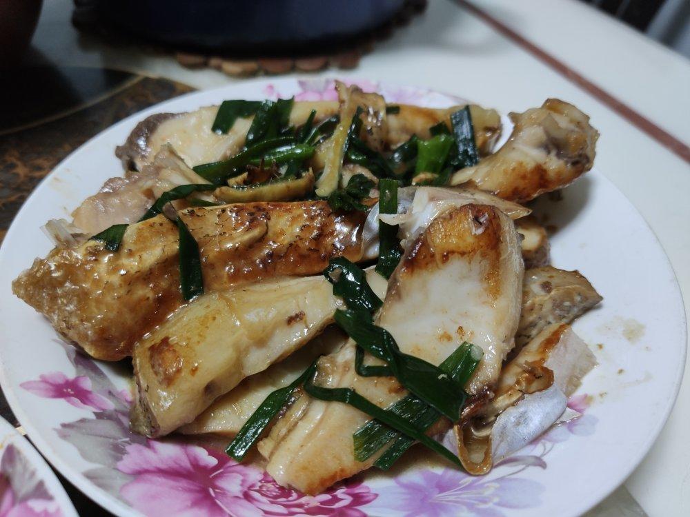 香焖草鱼腩
