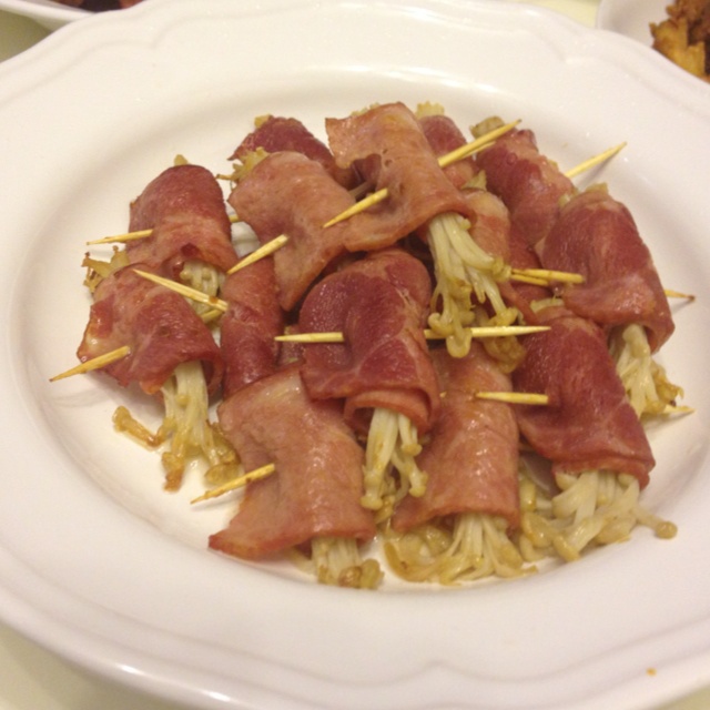 香煎培根金针菇卷